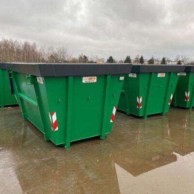 Een partij groene open portaalarmcontainers van 3m3
